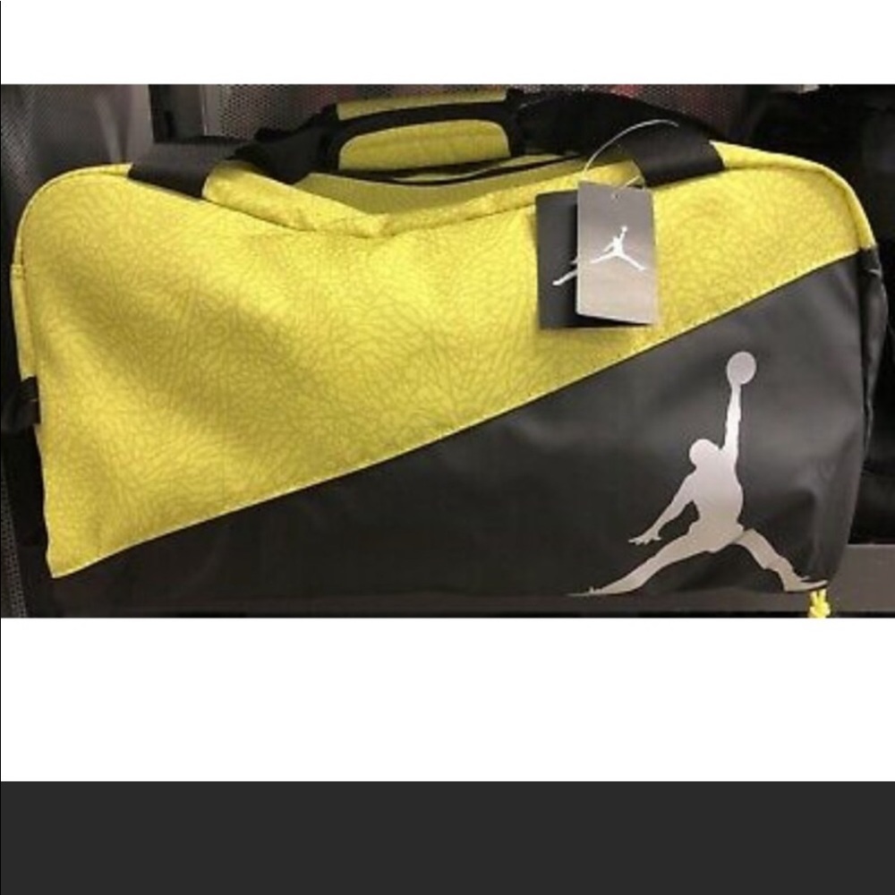 NWT Nike Gym/ overnight bag